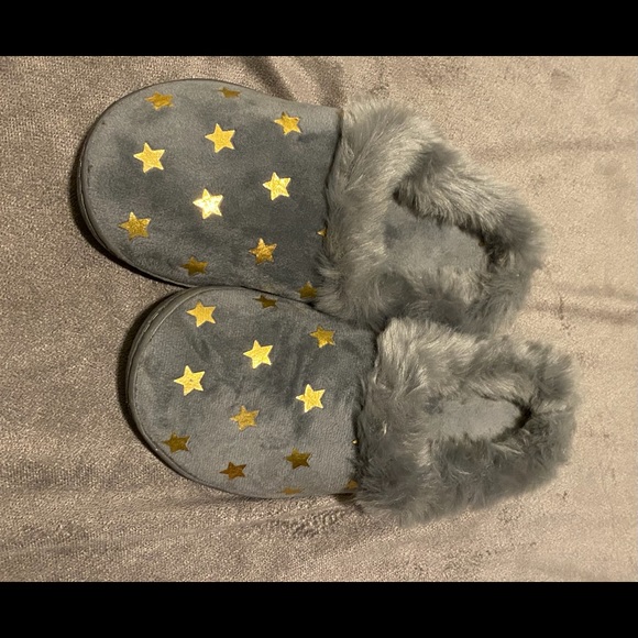 Slippers - Picture 1 of 4